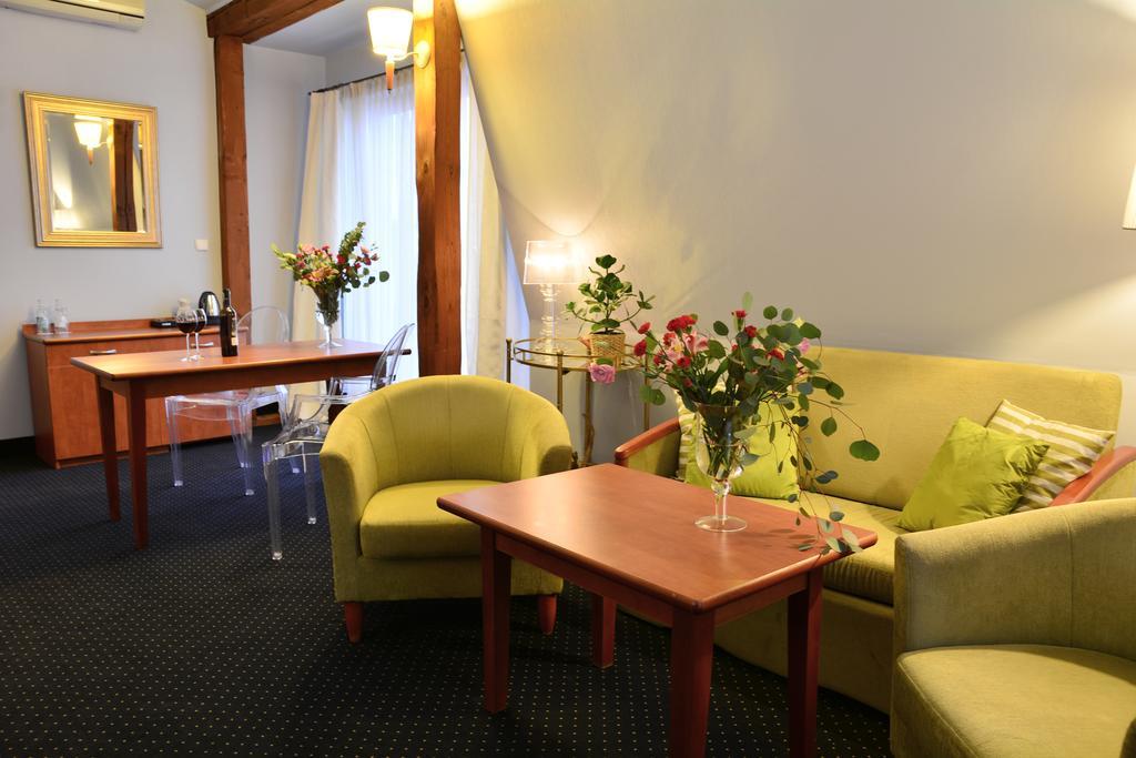 Hotel Rezydencja Solei Poznań Buitenkant foto